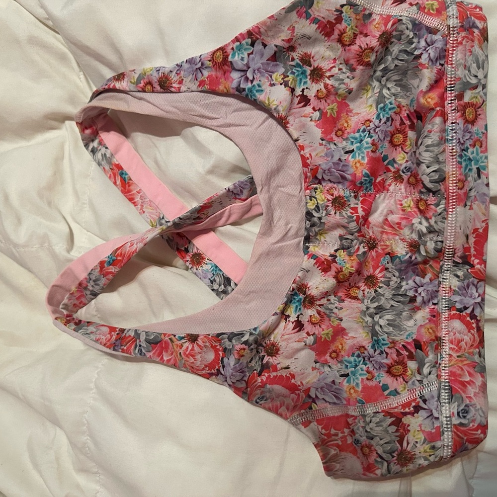 Size 6 rare Lululemon sports bra